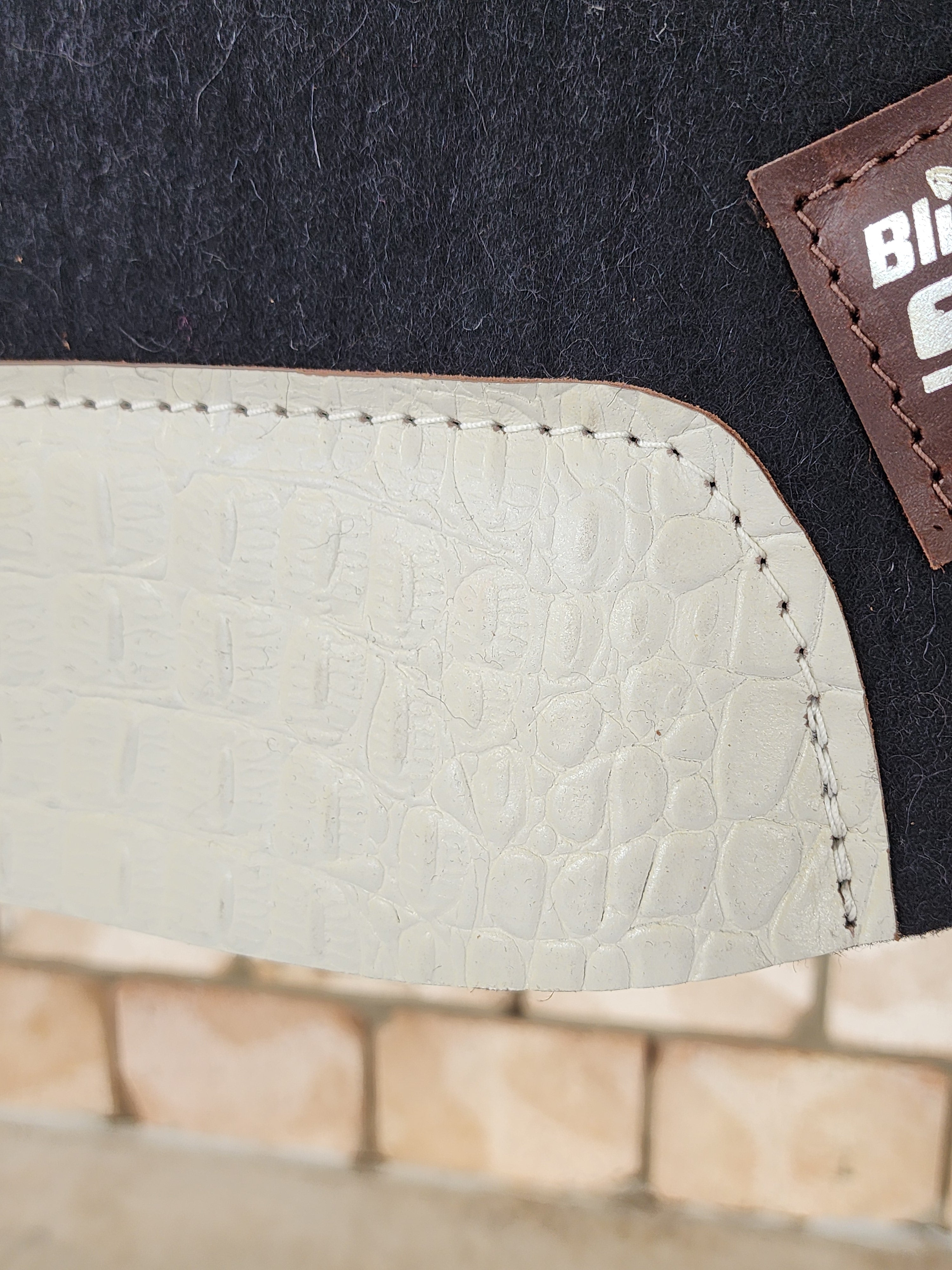 Standard Wither Relief - Round Skirt Merino Wool Barrel and Fender Saddle Pad - Black with White Croc