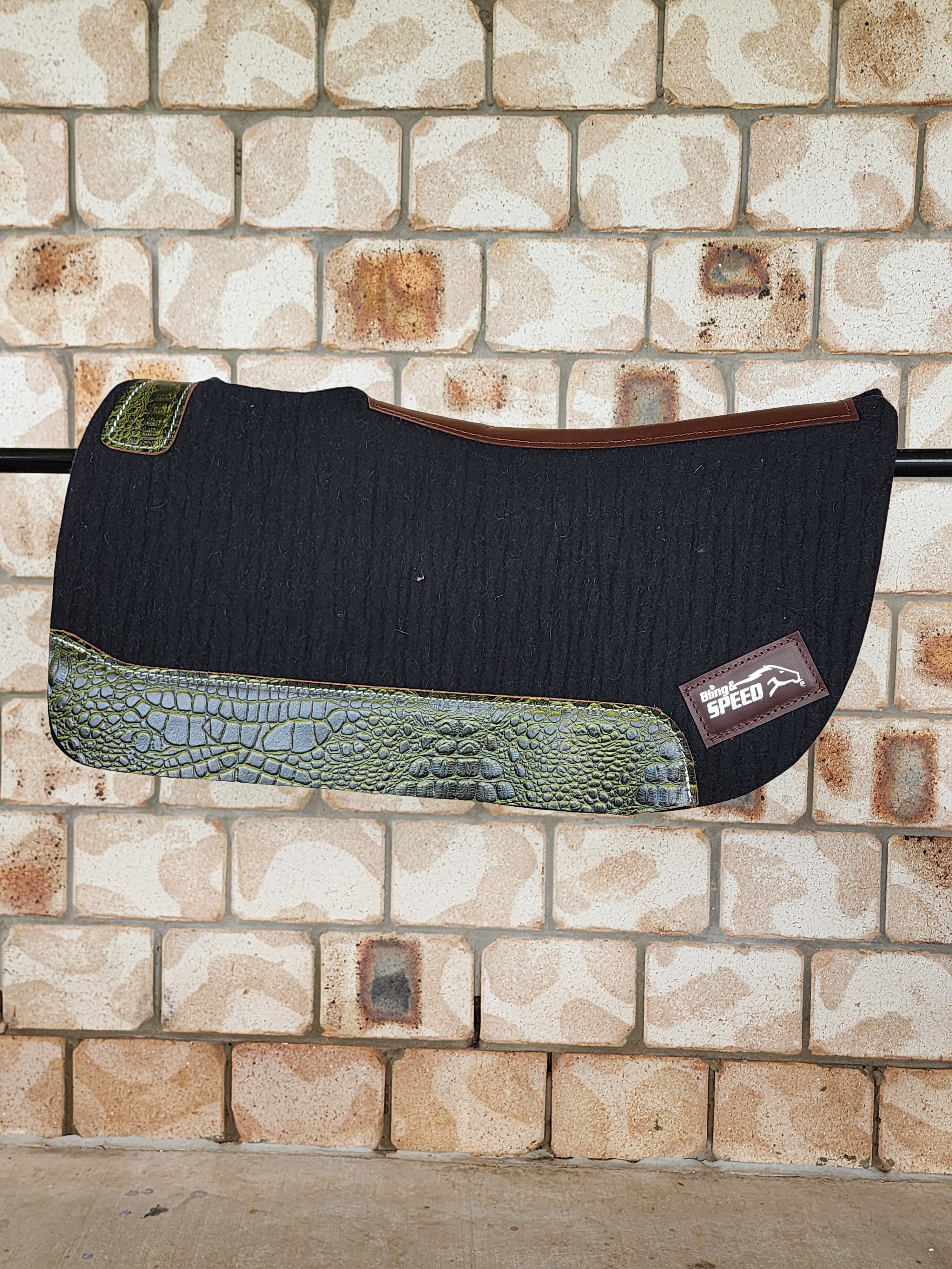 Standard Wither Relief - Round Skirt Merino Wool Barrel and Fender Saddle Pad - Black with Green Croc