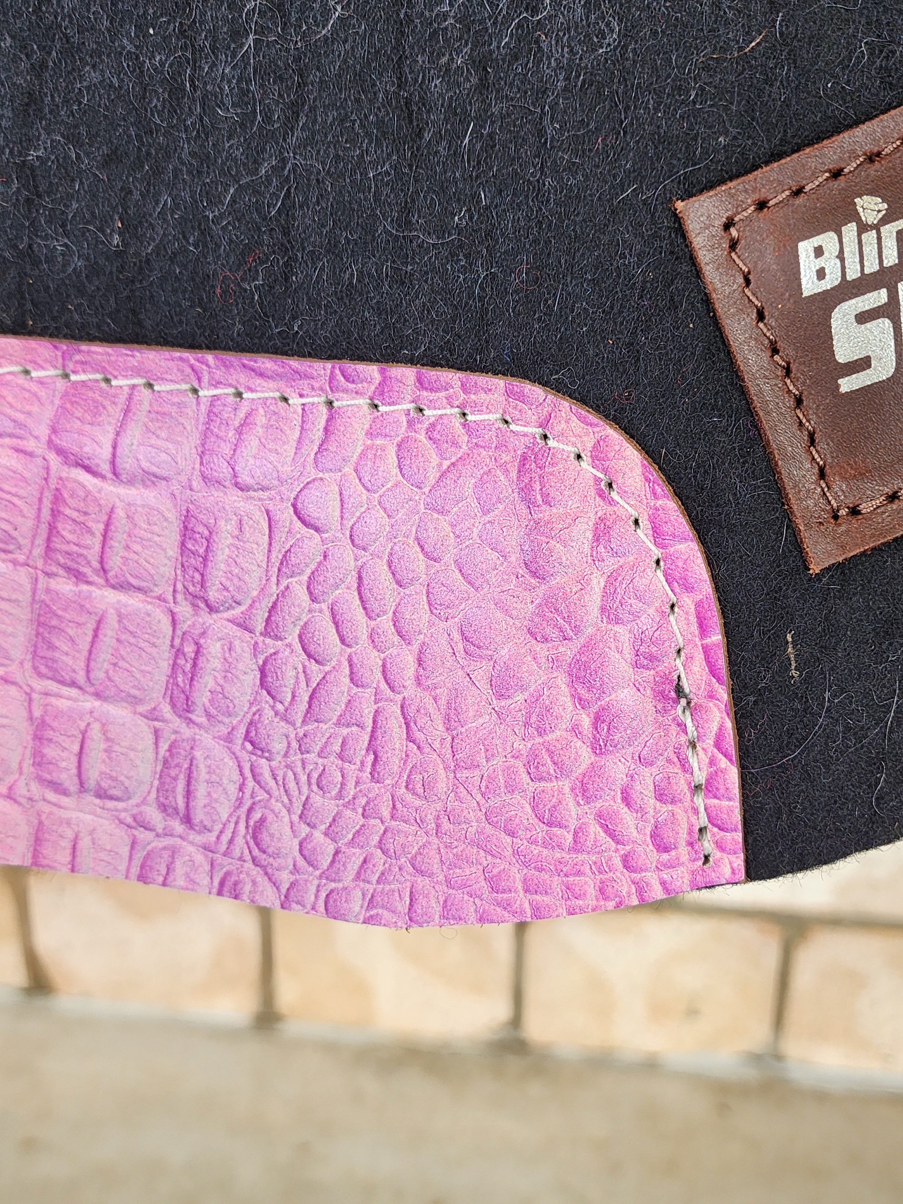 Standard Wither Relief - Round Skirt Merino Wool Barrel and Fender Saddle Pad - Black with Pink Croc