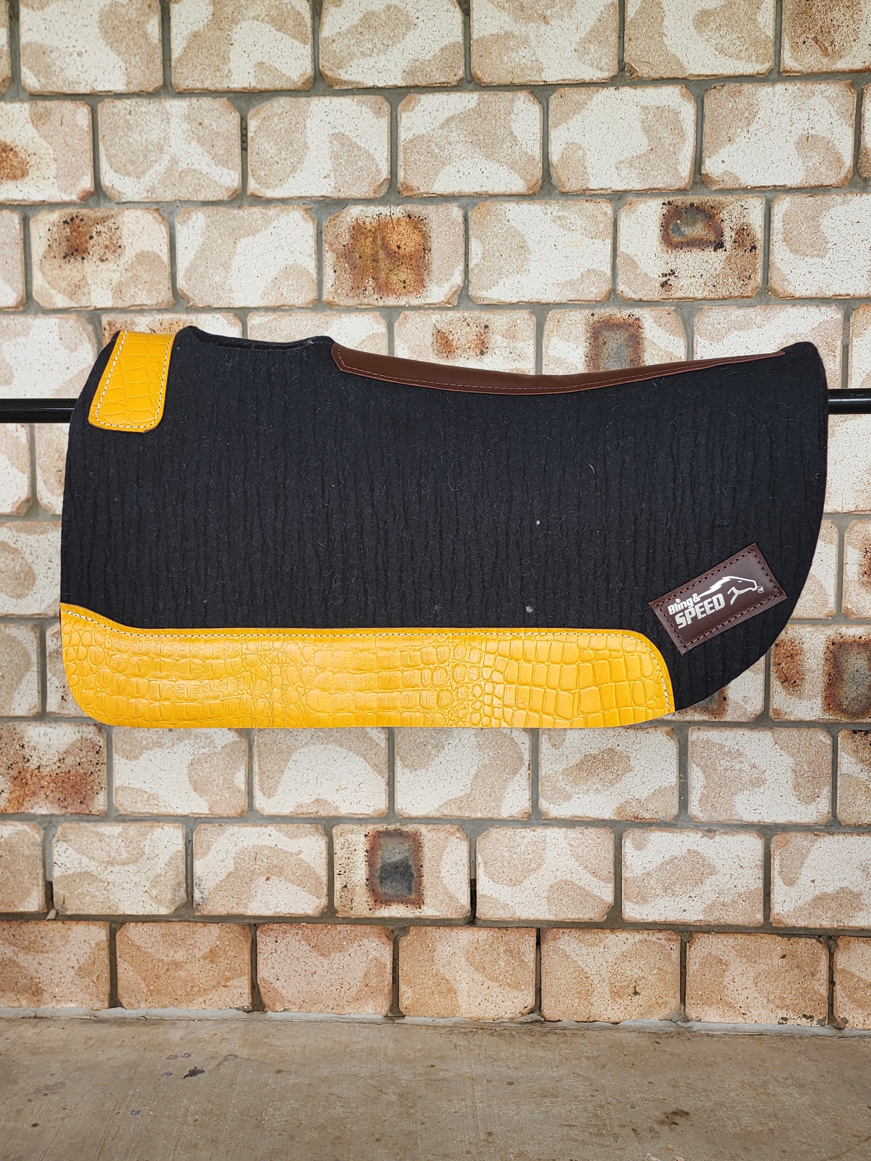 Standard Wither Relief - Round Skirt Merino Wool Barrel and Fender Saddle Pad - Black with Yellow Croc