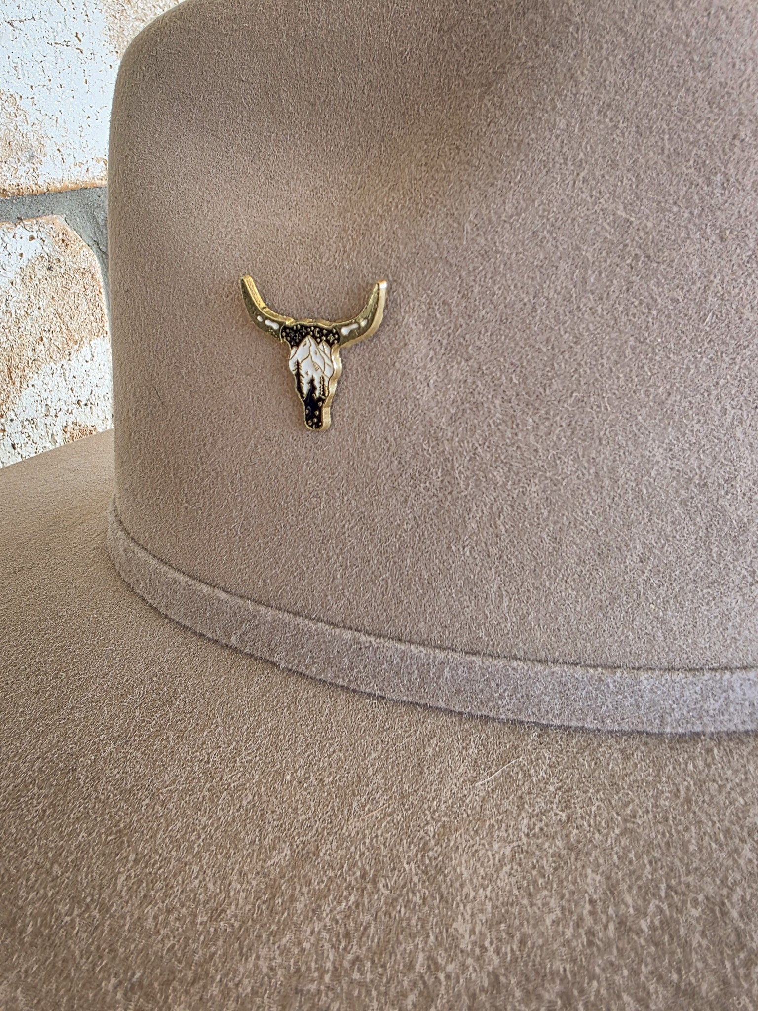 Wanderer’s Longhorn - Enamel Hat Pin