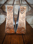 Load image into Gallery viewer, Iron Heart Stirrups