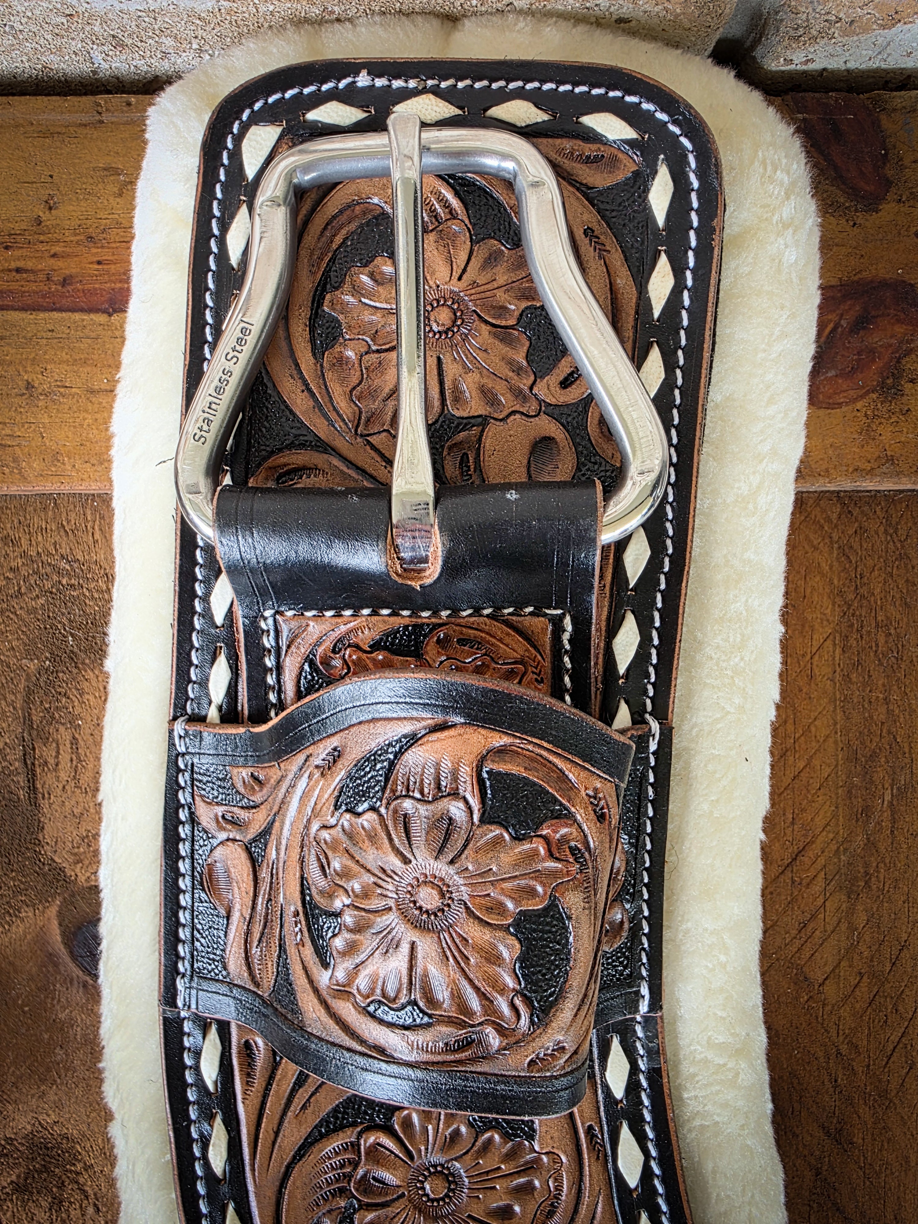 Tooled and Buckstitched Shoulder Relief Girth with Removable Velcro Synthetic Wool Liner