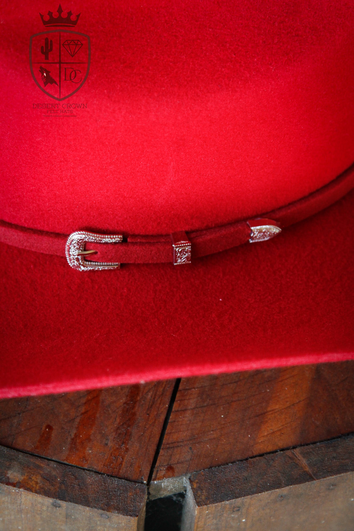 Desert Crown Felt Hat - Red