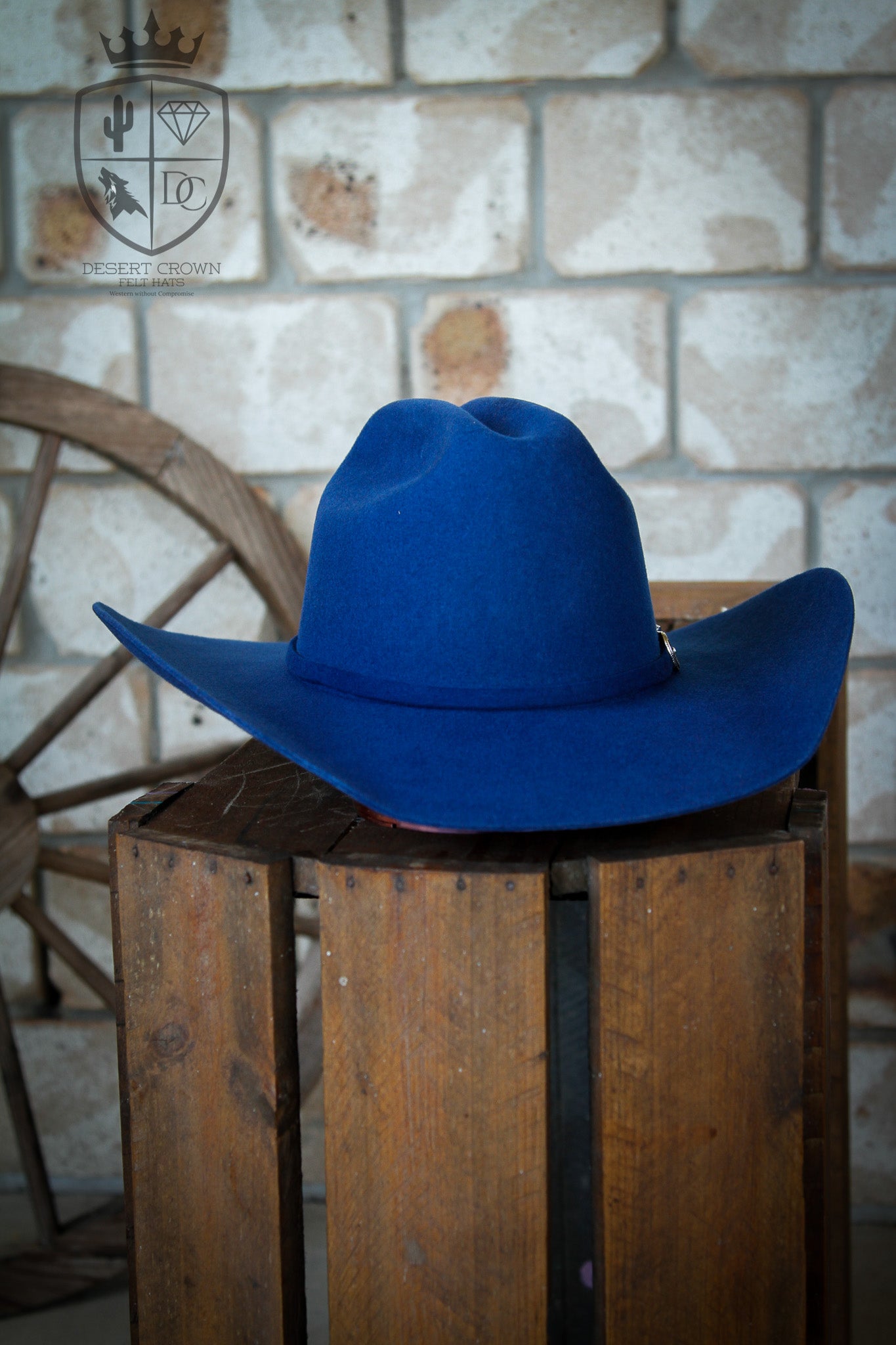 Desert Crown Felt Hat - Royal Blue