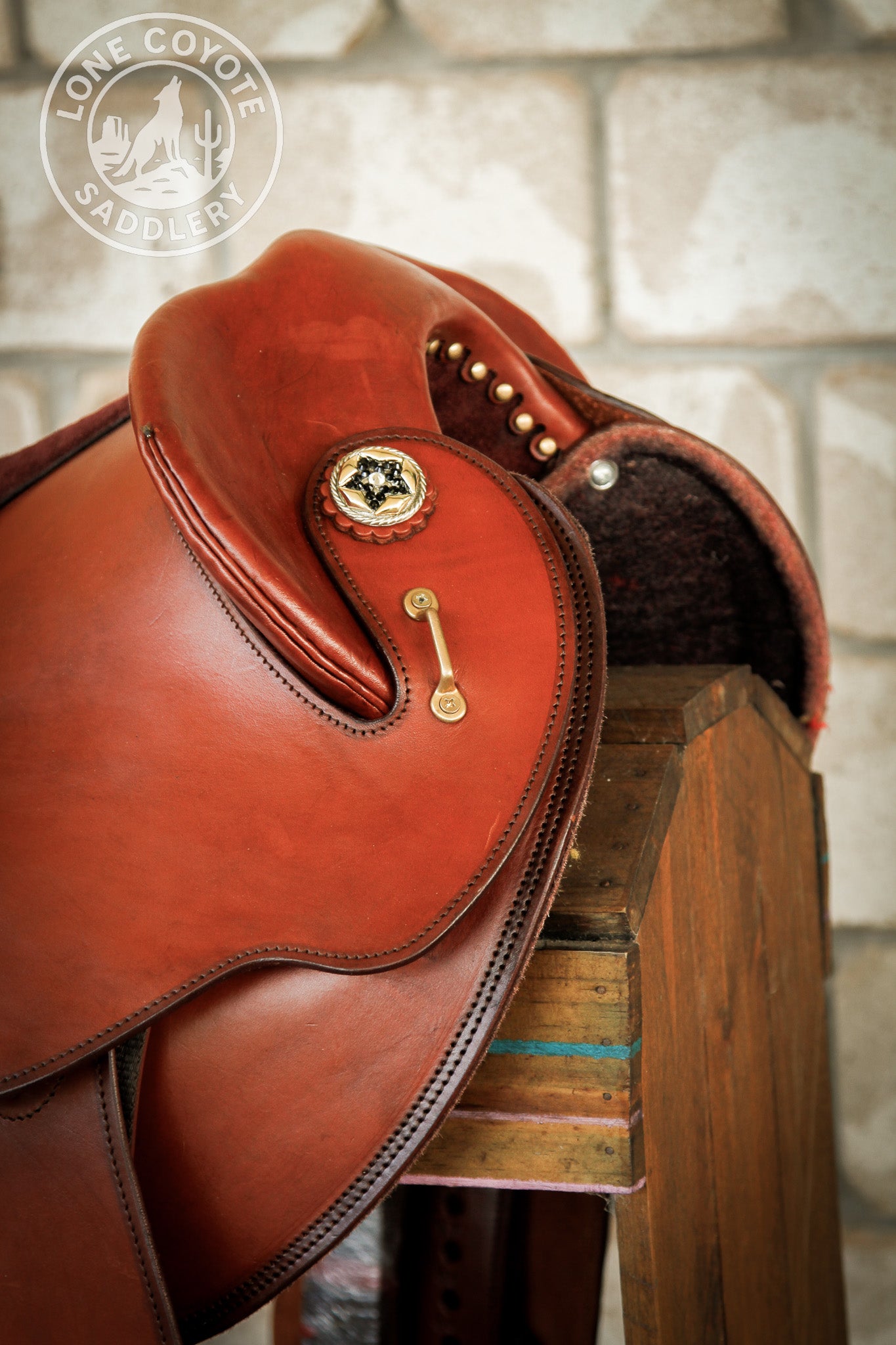 Lone Coyote Fully Mounted Fender Saddle – PREORDER