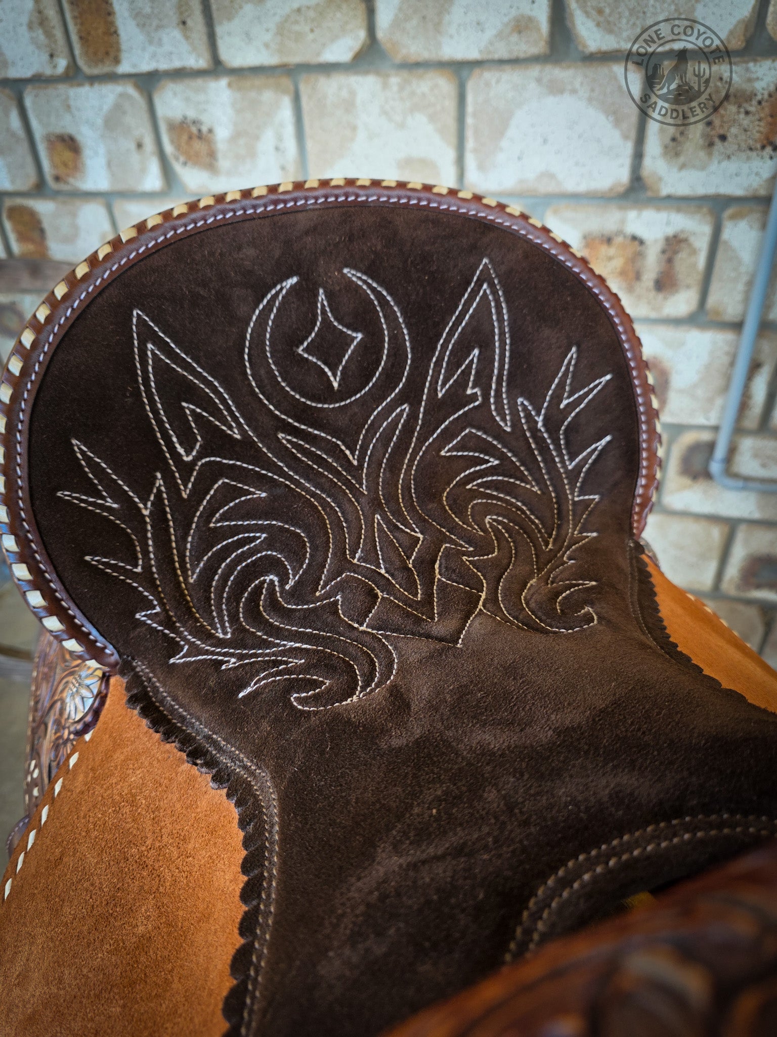 Lone Coyote Signature Coyote Barrel Saddle – 14"