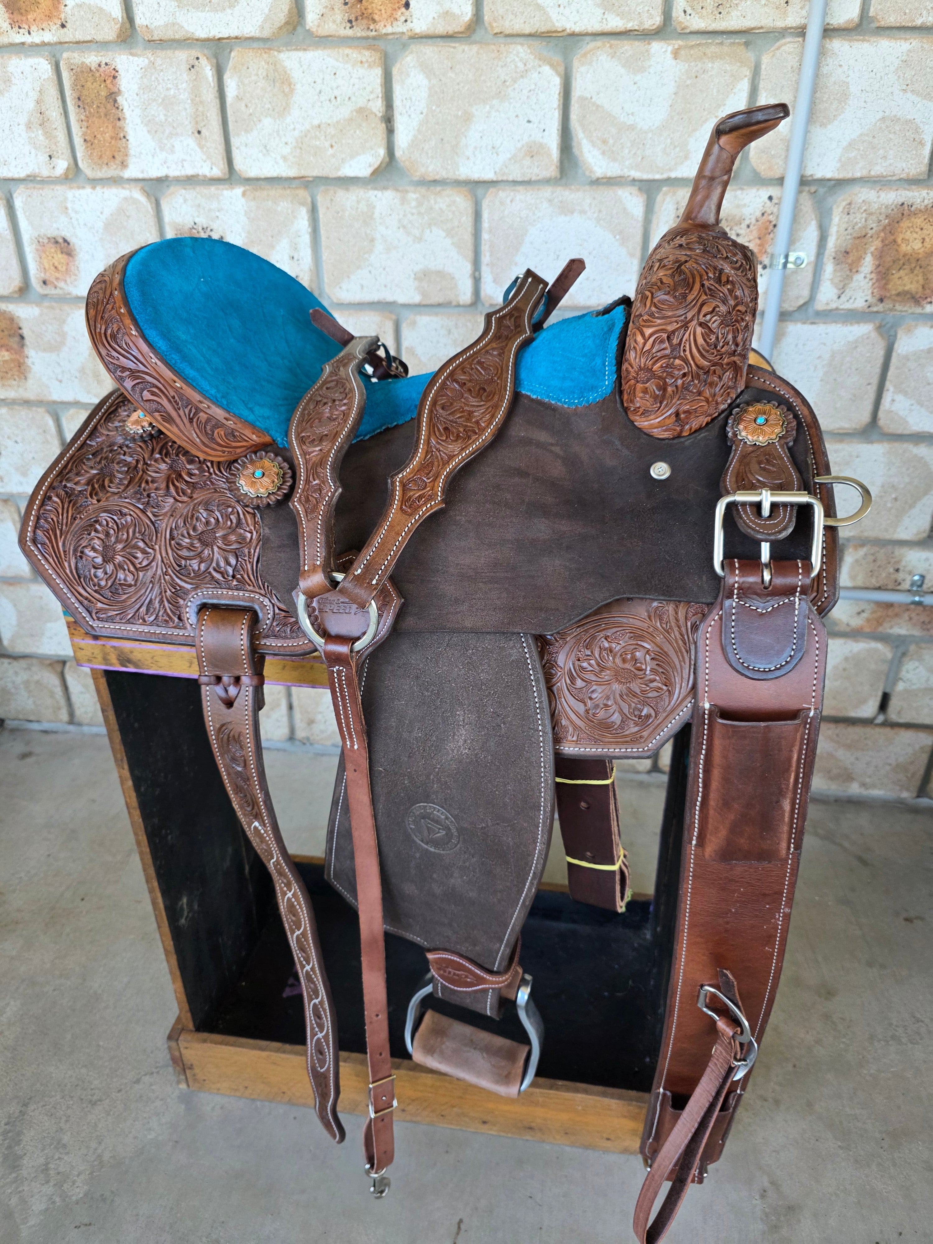 Leather Barrel Saddle - 16" Seat