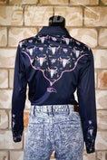 Load image into Gallery viewer, Cow Skull Arena Shirt - Navy (7873212219630)