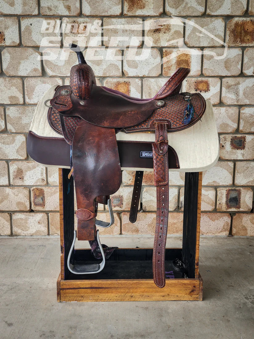 Why Choosing the Right Size and Thickness of Felt Saddle Pad Can Save Your Horse's Back (and Your Wallet)