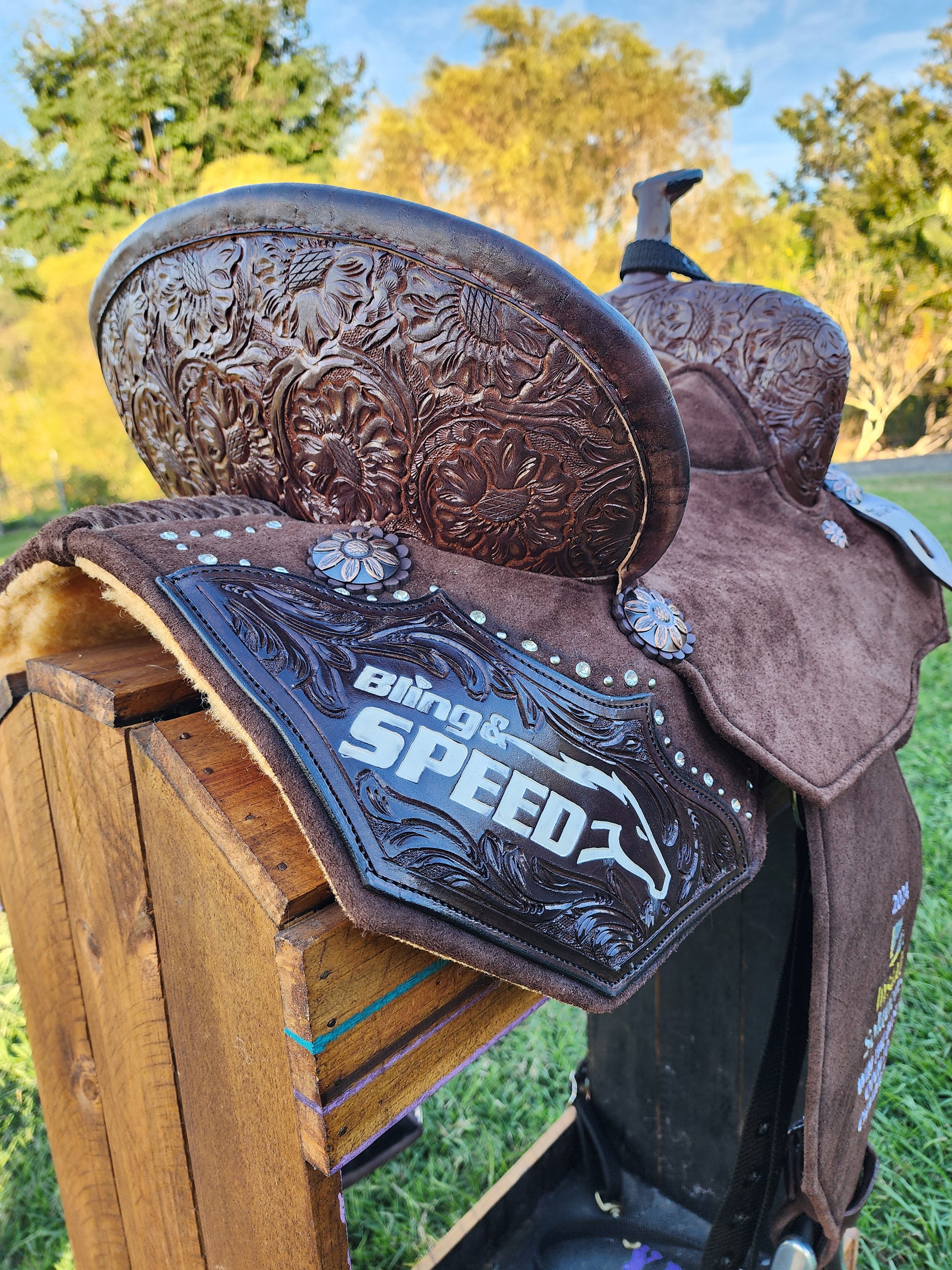 Trophy Saddle Leather Neoprene Mix