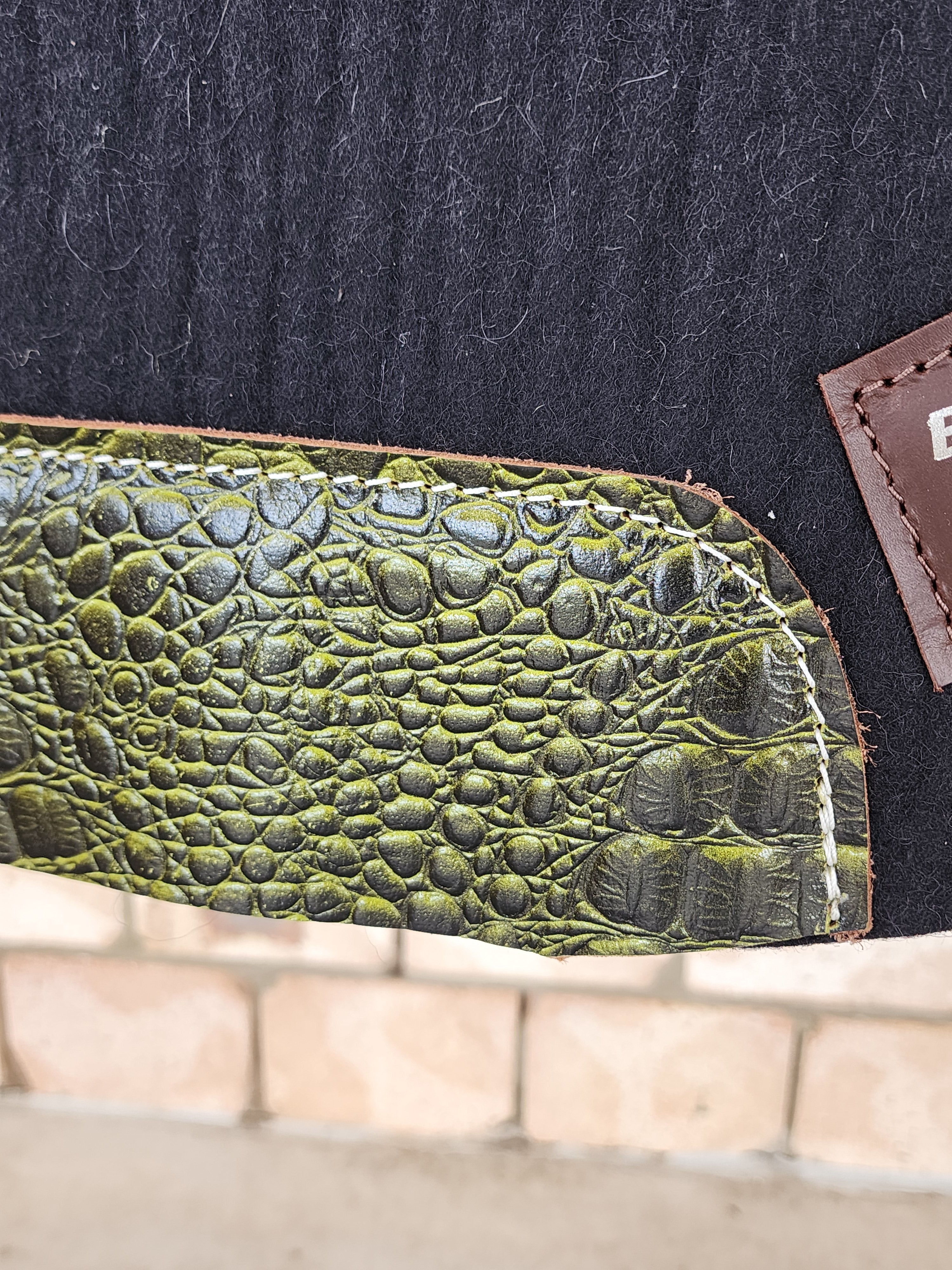Standard Wither Relief - Round Skirt Merino Wool Barrel and Fender Saddle Pad - Black with Green Croc