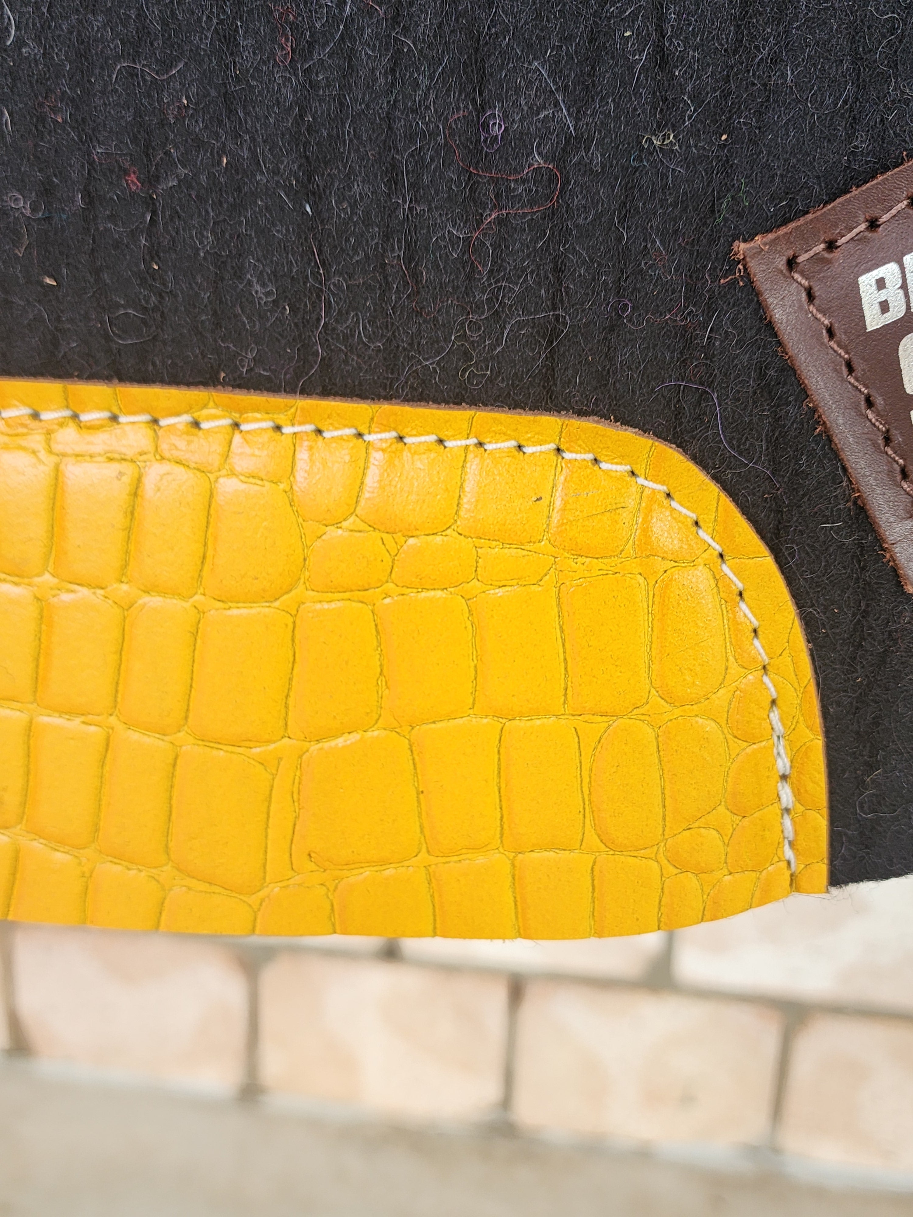 Standard Wither Relief - Round Skirt Merino Wool Barrel and Fender Saddle Pad - Black with Yellow Croc