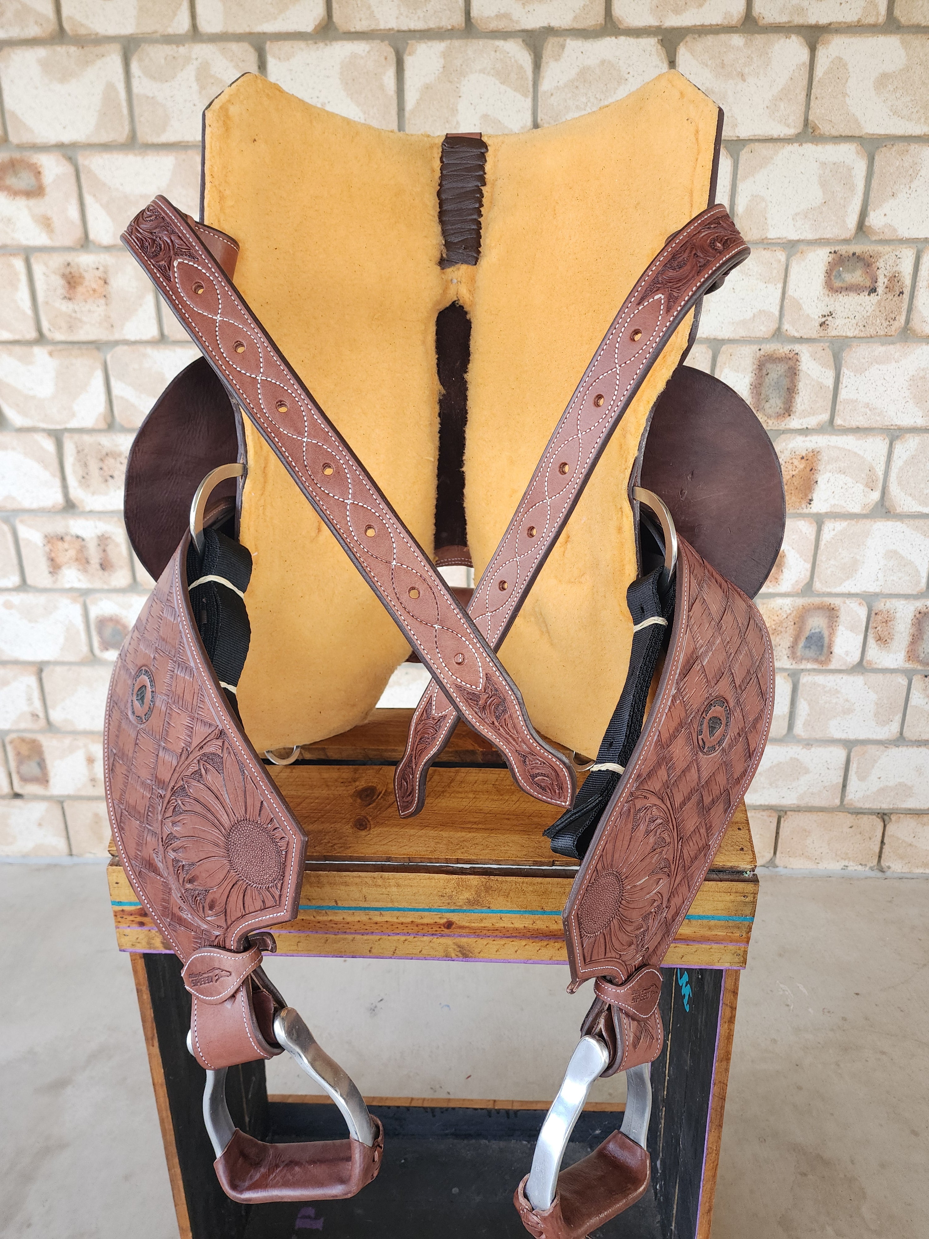 Leather Barrel Saddle - Sunny Days 14.5" FQHB, 7" Gullet