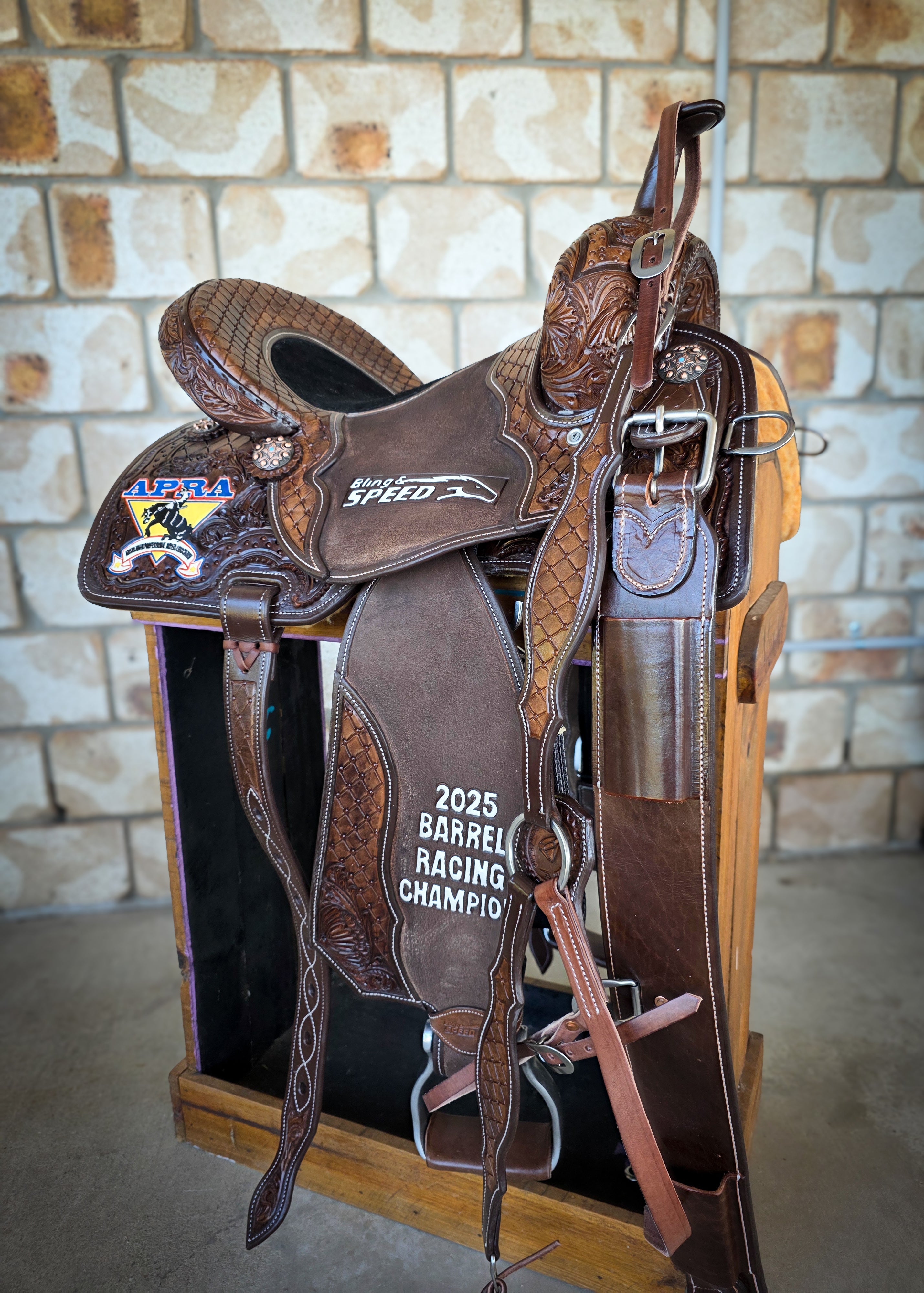 Bling & Speed Leather Barrel Trophy Saddle