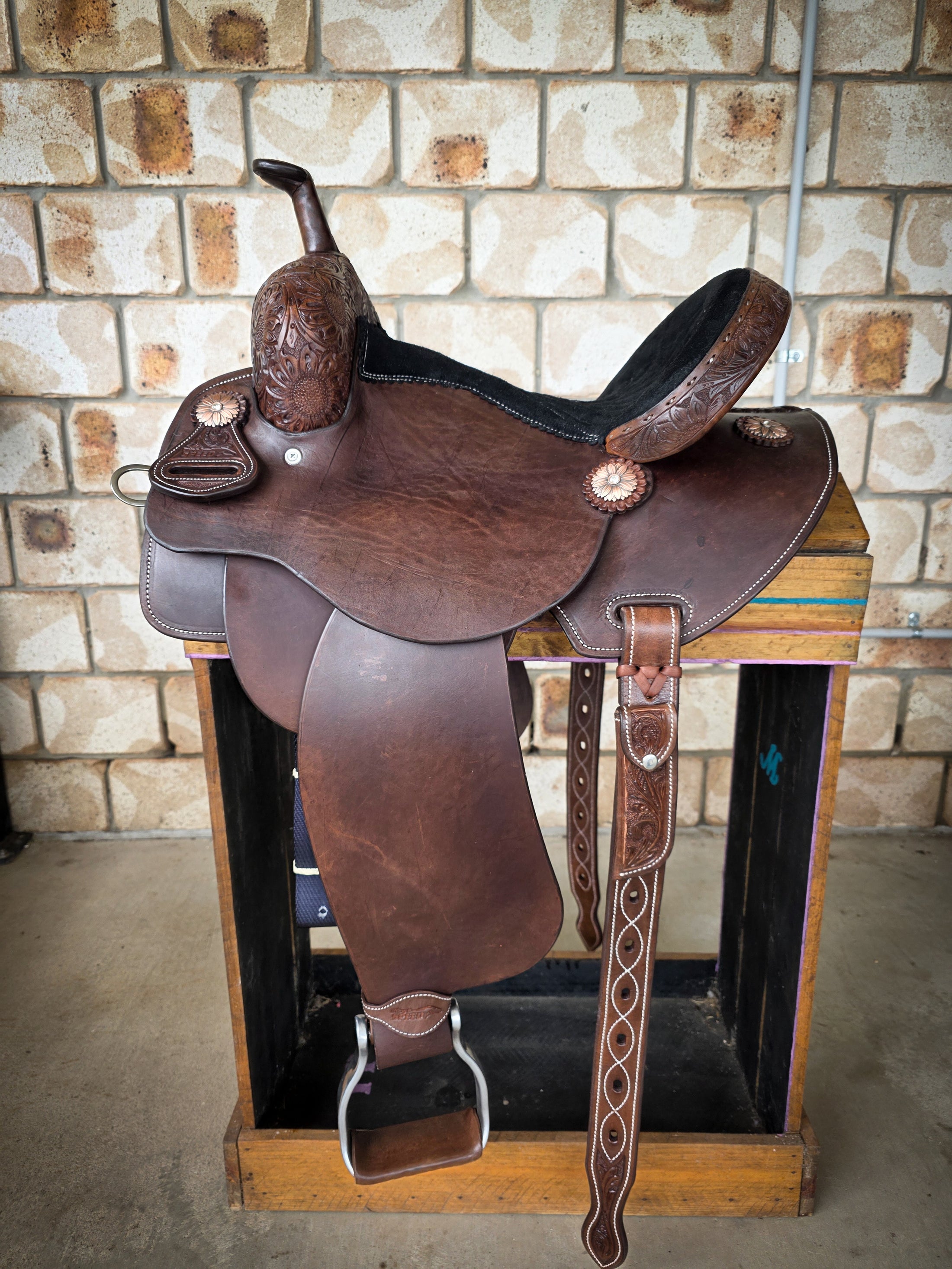 Leather Barrel Saddle - LBS6