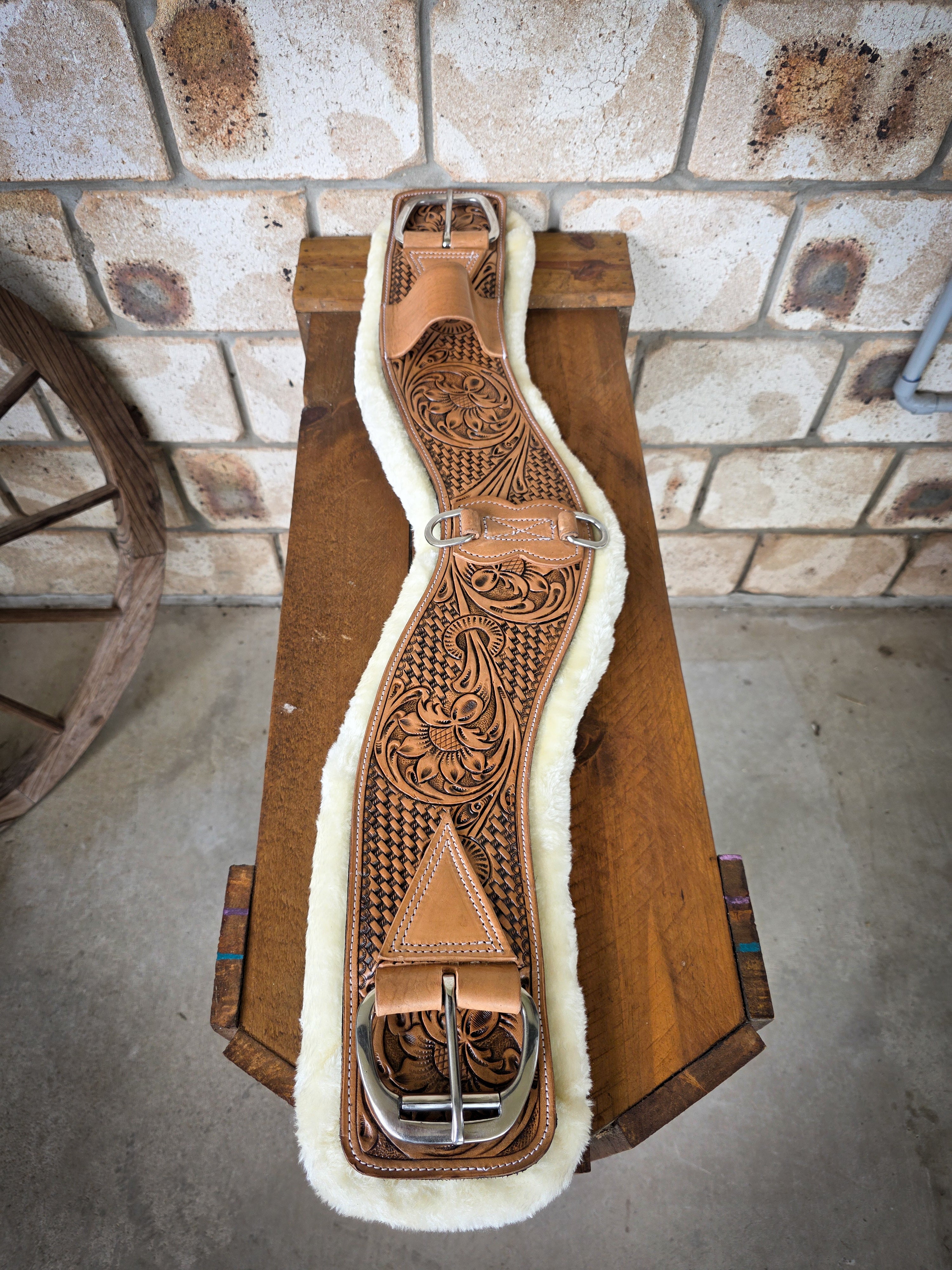 Tooled Shoulder Relief Girth with Removable Velcro Synthetic Wool Liner