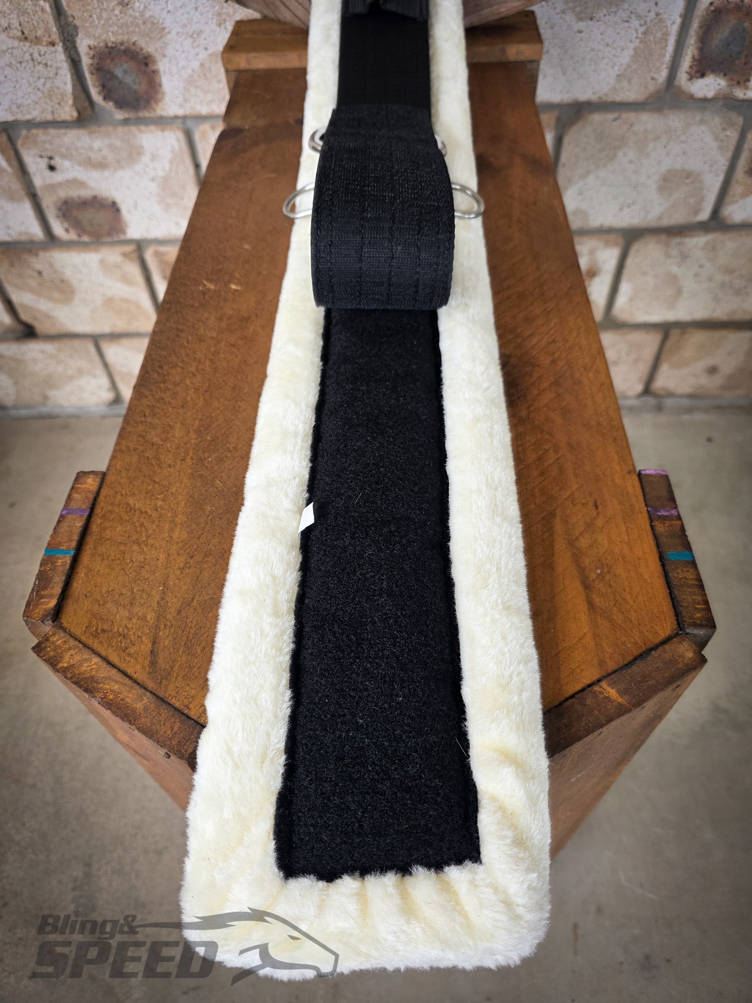 Nylon Wool-Lined Comfort Girth with Removable Wool Liner