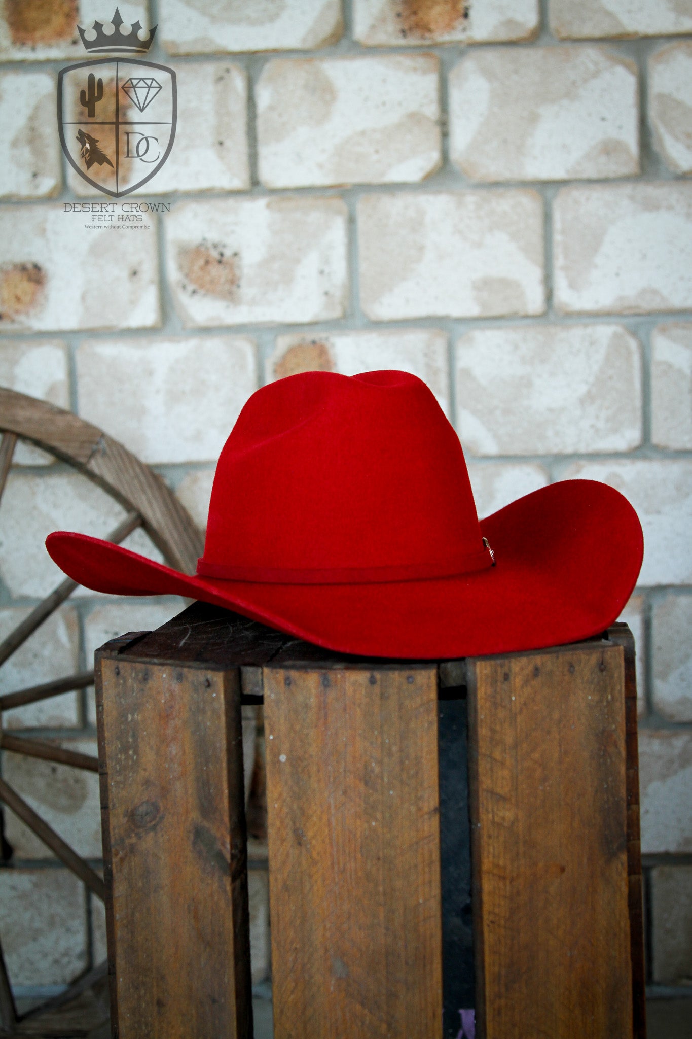 Desert Crown Felt Hat - Red