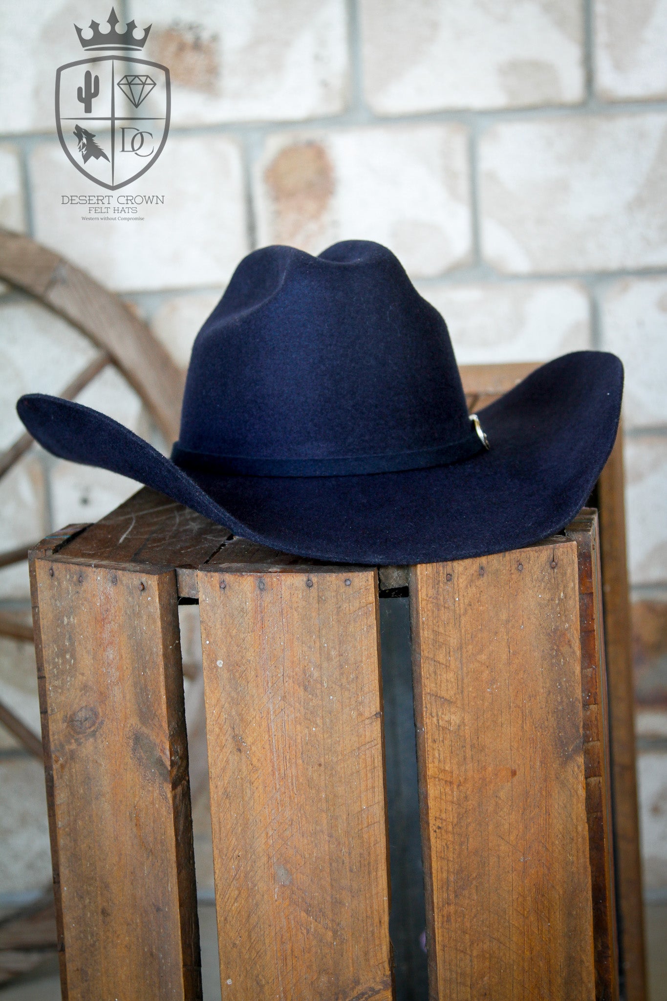 Desert Crown Felt Hat - Navy