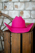 Load image into Gallery viewer, Desert Crown Felt Hat - Magenta
