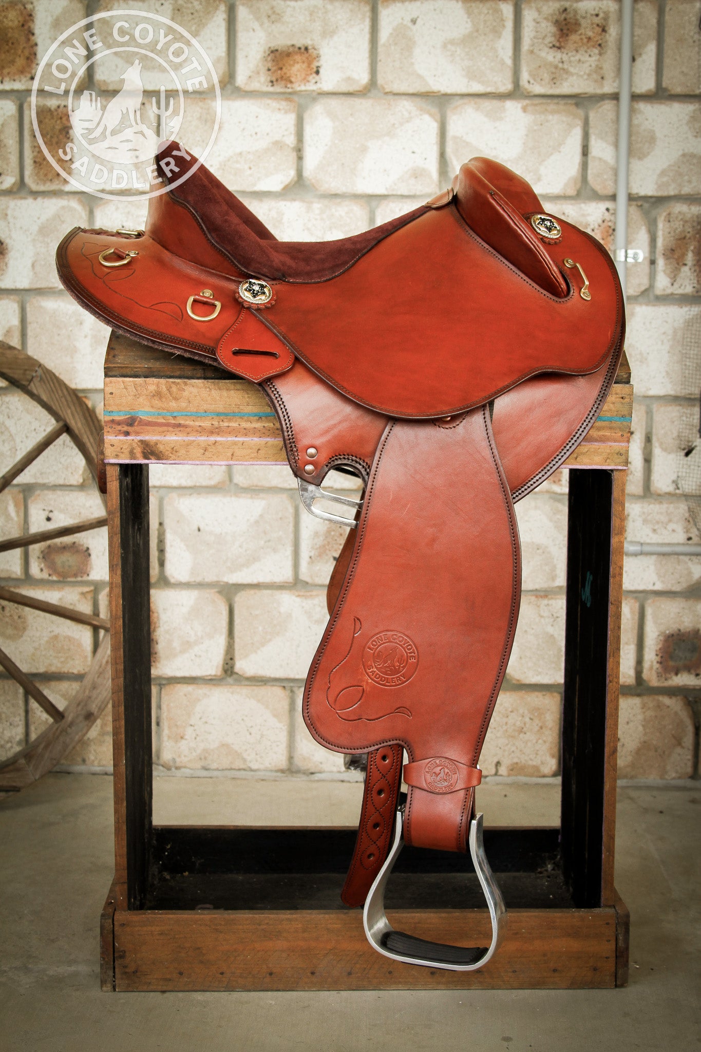 Lone Coyote Fully Mounted Fender Saddle – PREORDER