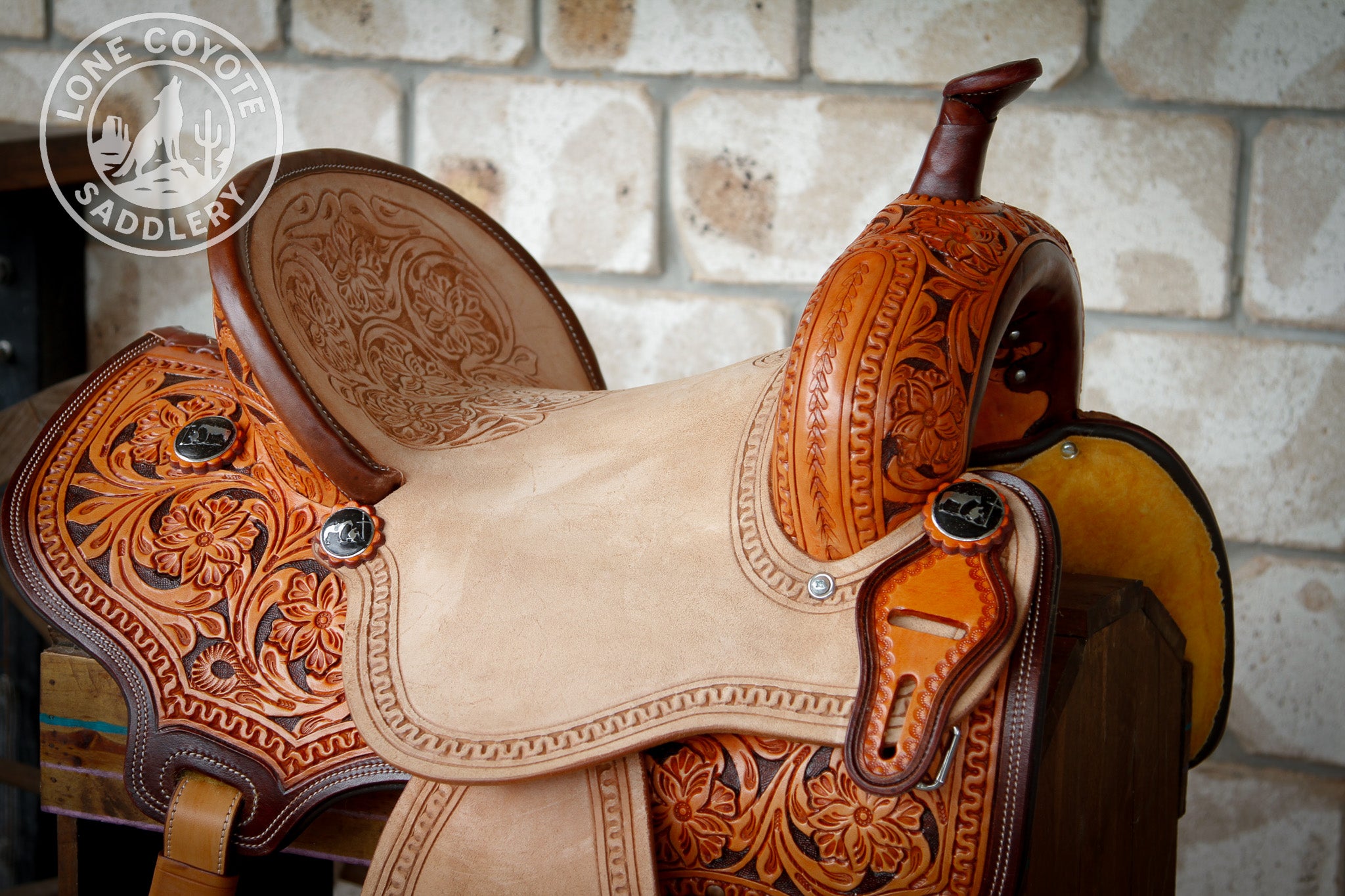 Lone Coyote Fully Mounted Barrel Saddle Package – 14.5"