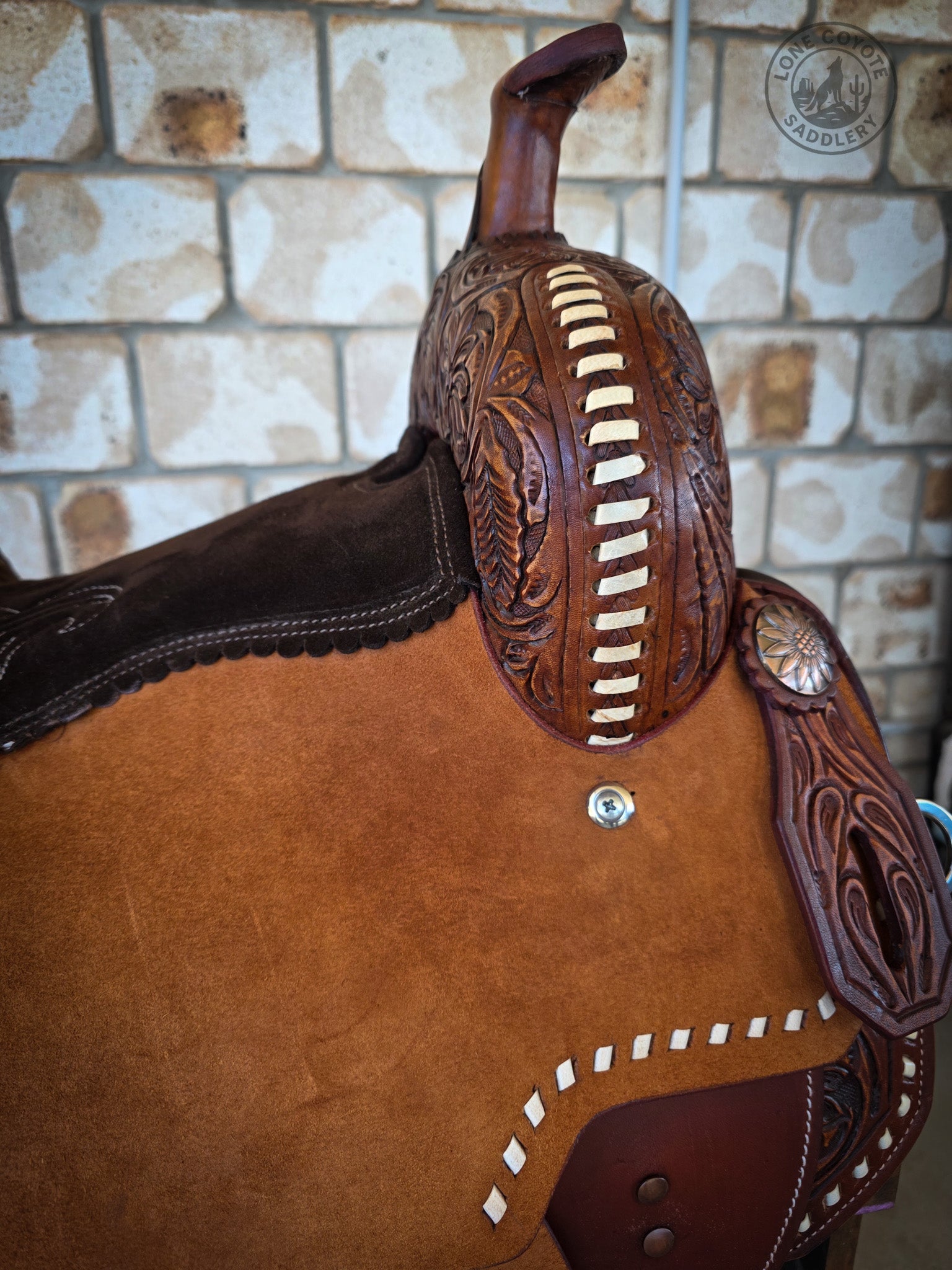 Lone Coyote Signature Coyote Barrel Saddle – 14"