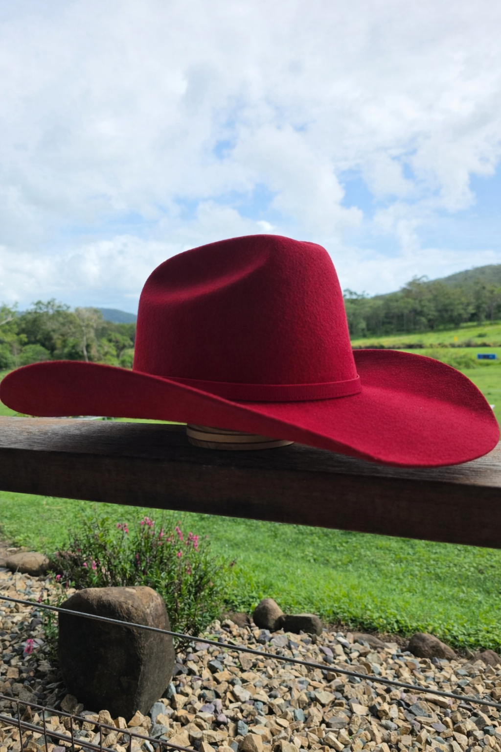 Desert Crown Felt Hat - Red