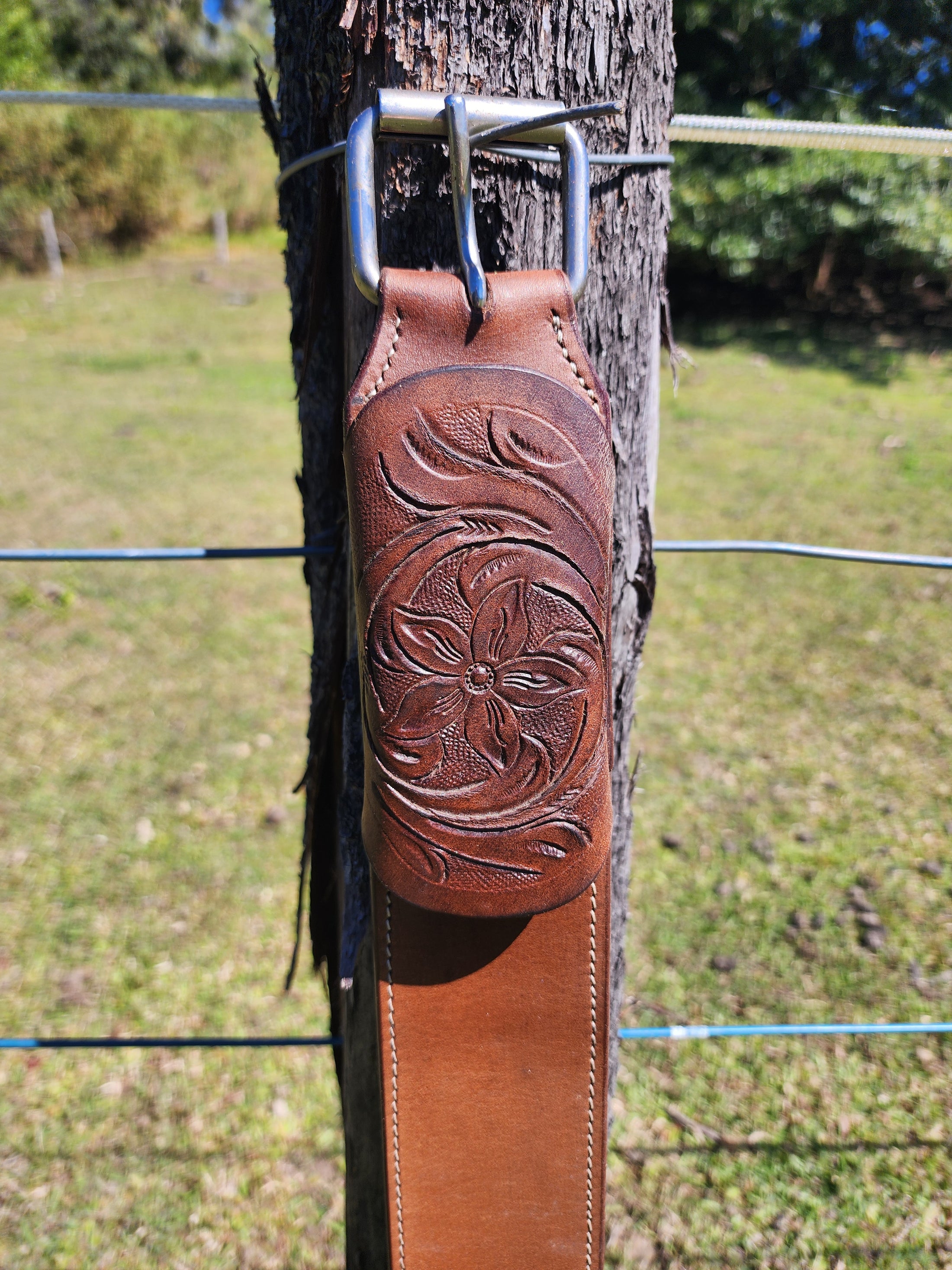 Leather Rear Cinch