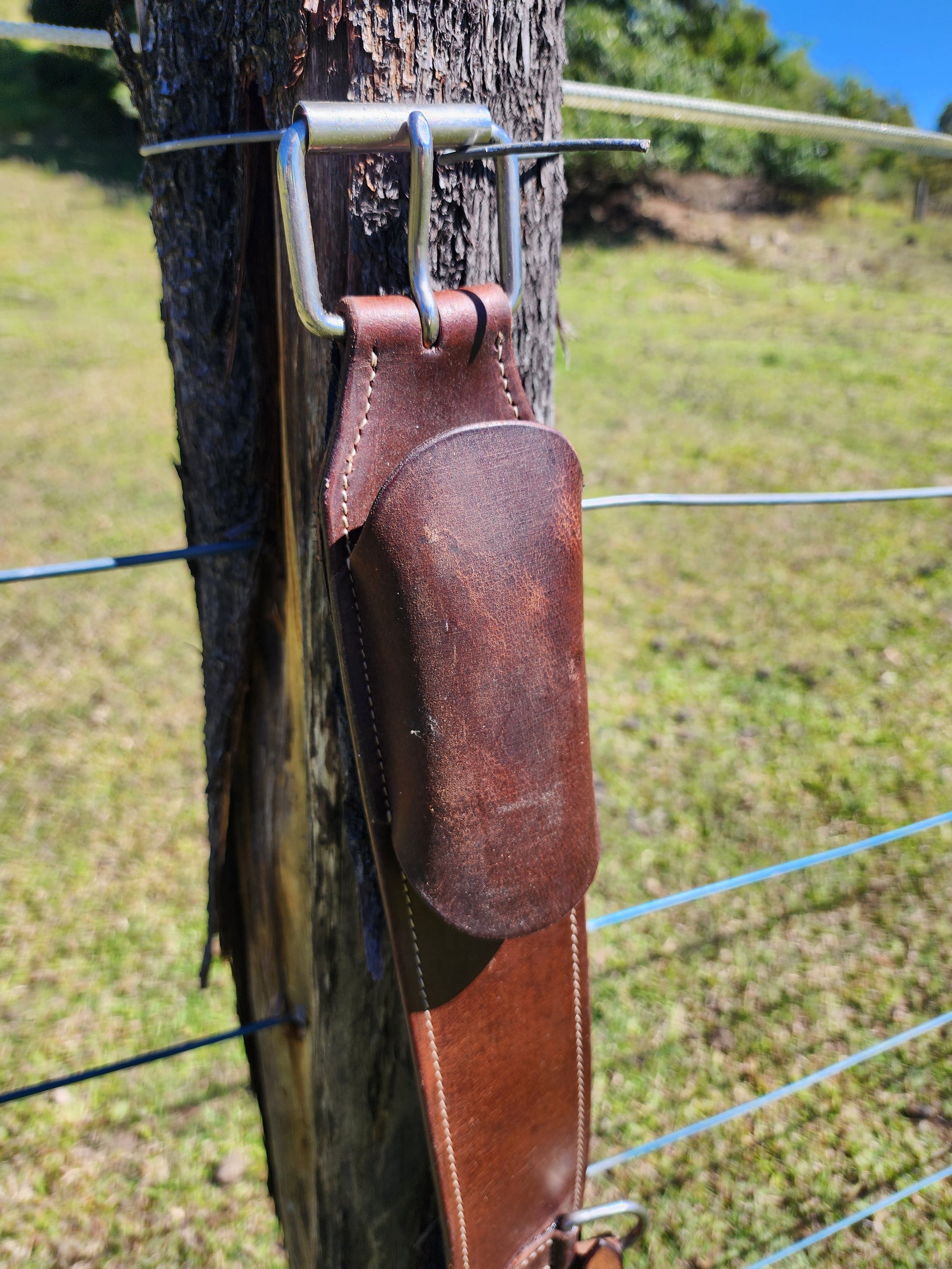 Leather Rear Cinch