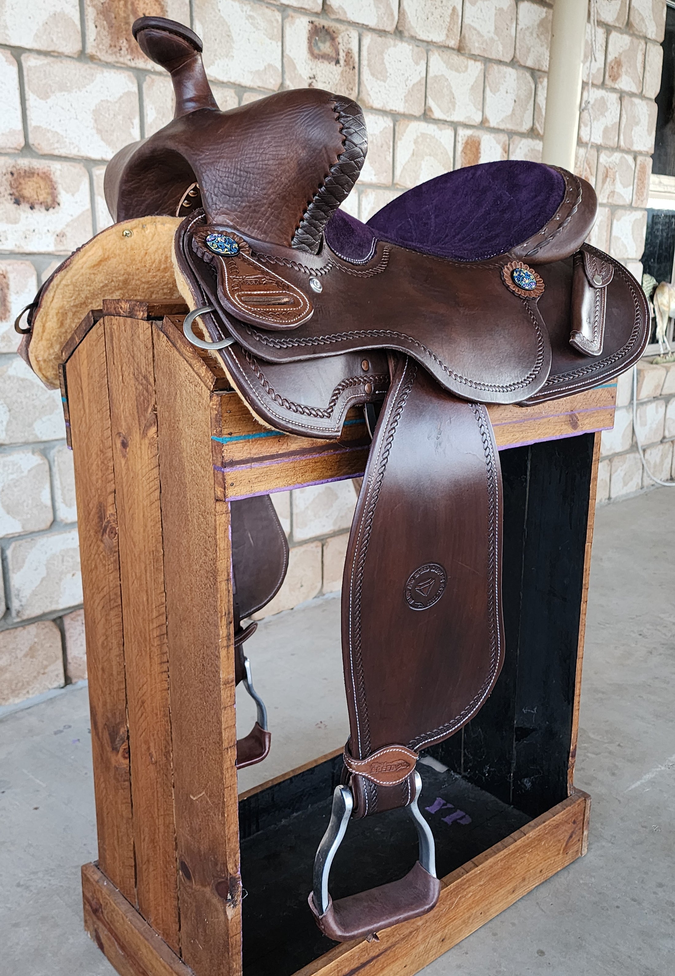 Bling and Speed All Round Western Saddle - 15.5" Seat